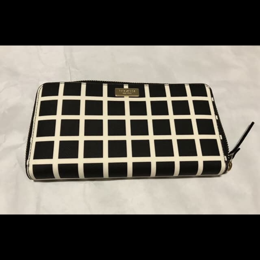 New Kate Spade black/white laurel way wallet